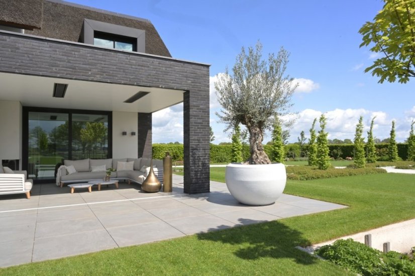 Box pro vestavnou stropní instalaci zářiče HEATSTRIP Design 3600 THD celočerný - celočerný modul pro dokonalé splynutí tepelného zářiče se stropem